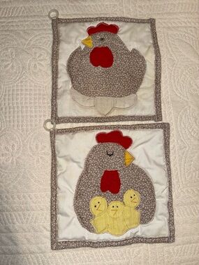Kitchen Chicken Pot Holder Set in Brown, Red & Yellow - Brand: